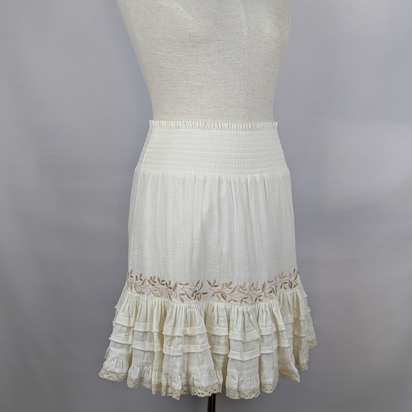 Secret Mission Amie Mini Skirt Embroidered Ruffled Smocked Organic Creme M NWT - Picture 5 of 16